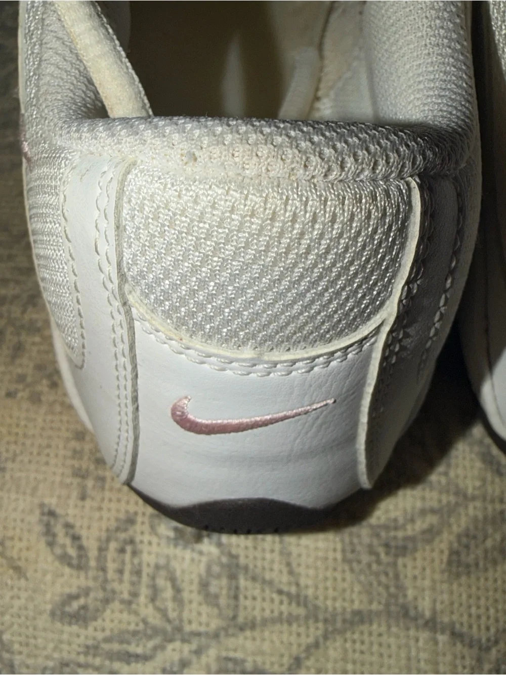 Nike Cheer Shoes Women’s Girls Size 8 Athletic Used Pre Owned As Is Sneakers NKE
